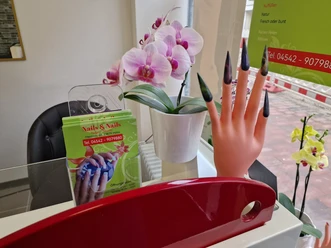 nails and nails