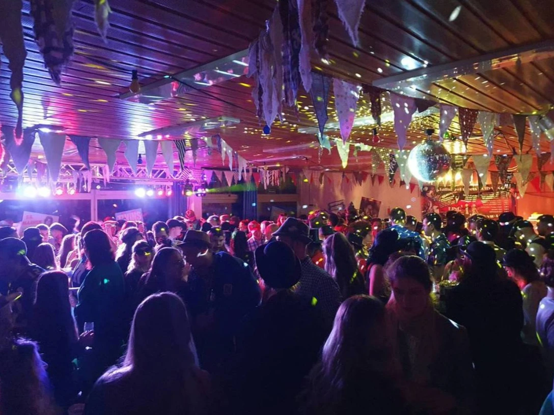 original 3188AD65 4446 4911 82E0 3AD7CB9557CF