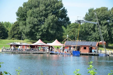 Gastronomie Sonnendeck an der Wasserskianlage am Salzgittersee in Salzgitter-Lebenstedt