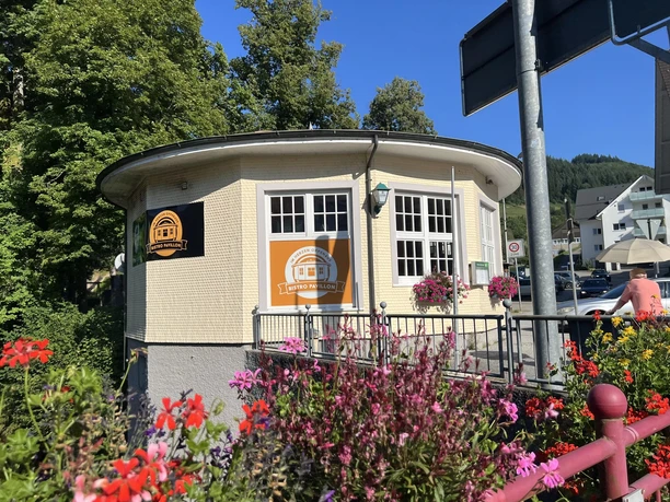 Bistro Pavillon