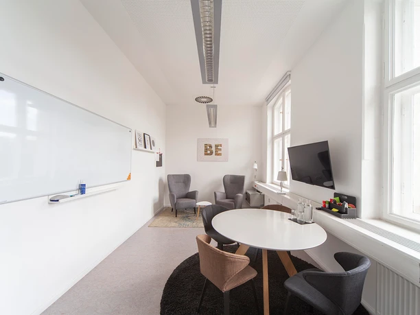 MietWerk #City: StoffWerk bis 4 Personen Tagungsraum StoffWerk für bis zu 4 Personen im MietWerk City