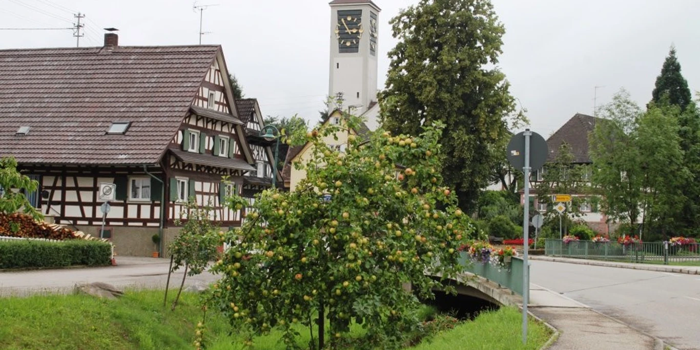 heilig kreuz aussen komprimiert