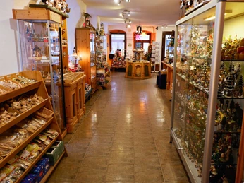 Fachgeschäft für erzgebirgische Volkskunst Der Schwibbogen in Annaberg-Buchholz