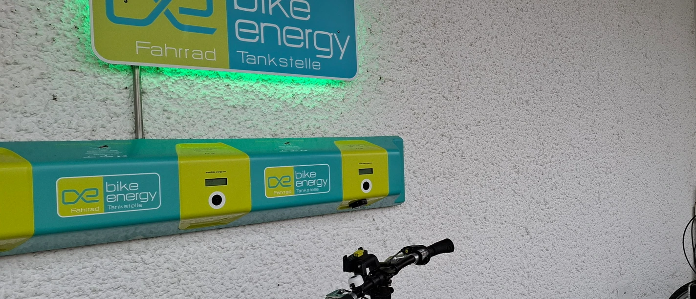 Ladestation für E-Bike an der Eishalle Bad Aibling