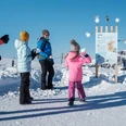 niederhorn-winter-familie-rockys-winterabenteuer-posten-schneeball-ziele.jpg