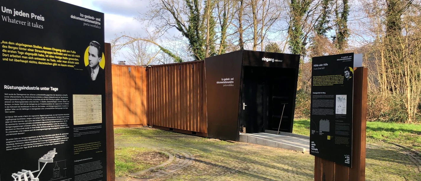 Ausstellung Am Ende des Tunnels kein Licht - Eingang Ausstellung Am Ende des Tunnels kein Licht - Eingang