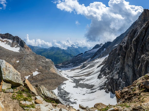 Ausblick vom Zwischbergenpass Richtung Zwischbergental