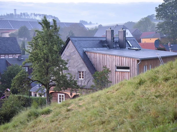 Haus mit Weifbergturm