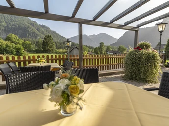 hotel-arnika-oberammergau-mit-terrasse