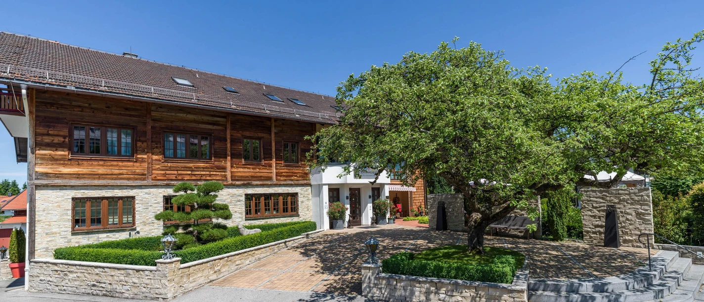 Das_Johannesbad_Bad_Kohlgrub_07_2021_Haus_aussen