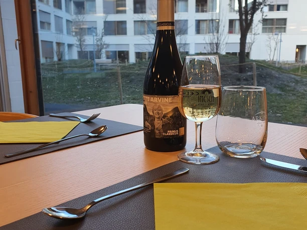 Place Michael view incl table set.jpg