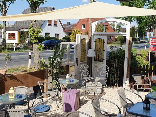 Café Canapé in Rottorf bei Winsen Die Terrasse des Café Canapé in Rottorf bei Winsen