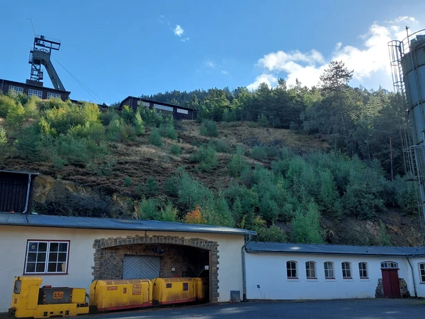 Mit der Grubenbahn auf zum Schichtbeginn Mit der Grubenbahn nach unter Tage am Weltkulturerbe Rammelsberg in Goslar