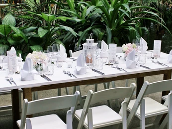 "Café Tropencamp" in der Biosphäre Potsdam