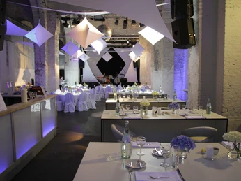 IMG_2630.JPG Bankett Set Up im Bogen 2Banquet set up in Bogen 2