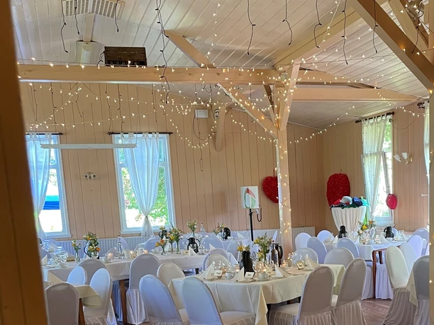 Restaurant und Hotel zur Rennbahn Restaurant und Hotel zur Rennbahn