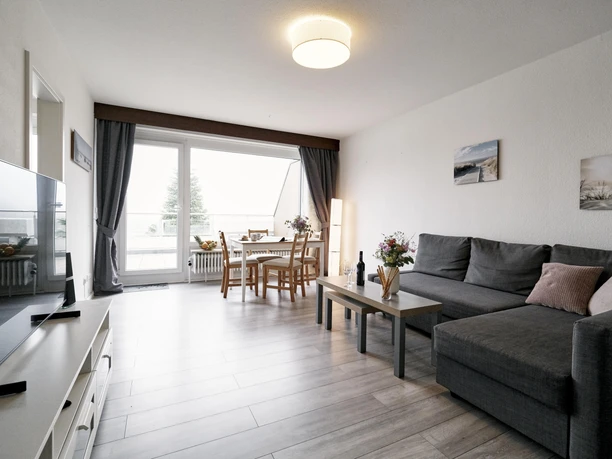 Wohnzimmer mit Fenster Wohnzimmer mit Fenster