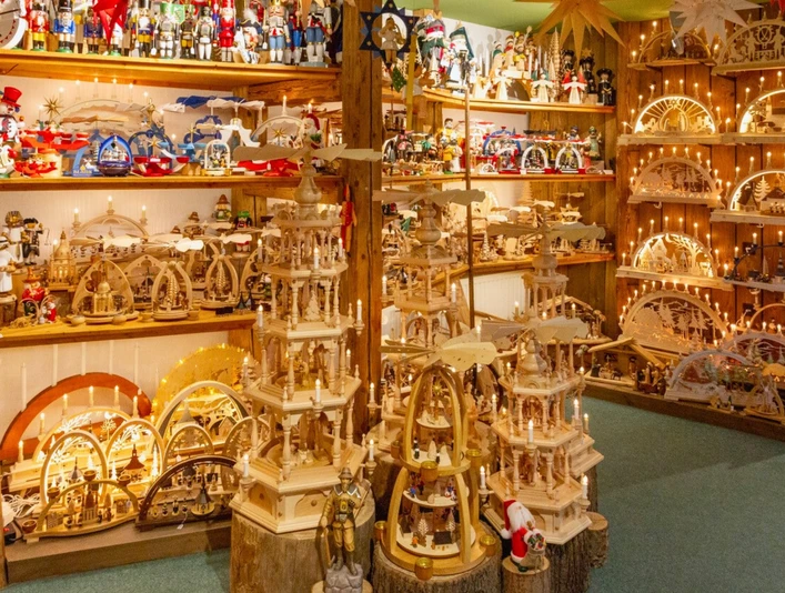 Fachgeschäft für erzgebirgische Volkskunst Auerbacher Erzgebirgs Haus - Geschenkboutique Waibel in Auerbach