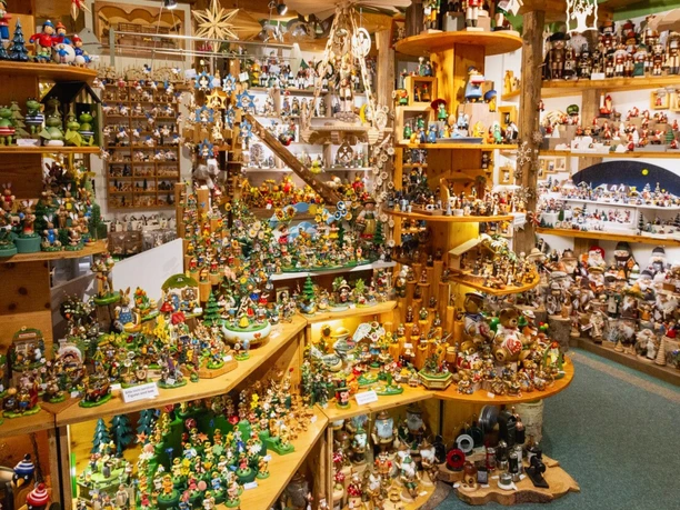 Fachgeschäft für erzgebirgische Volkskunst Auerbacher Erzgebirgs Haus - Geschenkboutique Waibel in Auerbach