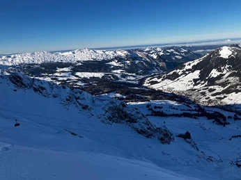 Skigebiet mit neuer Rothorn-Bahn