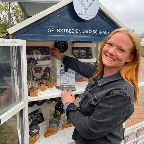 Selbstbedienungsschrank "HERZauf"