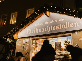 Weihnachtsstollen auf dem Schwarzenberger Weihnachtsmarkt