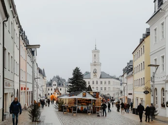 Weihnachtsmarkt in Schneeberg im Erzgebirge