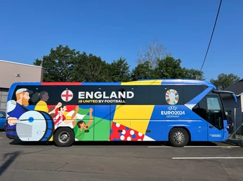 IMG_0315.jpeg Bus mit EuroTour 2024 Aufdruck für die Englische MannschaftBus with EuroTour 2024 print for the England team