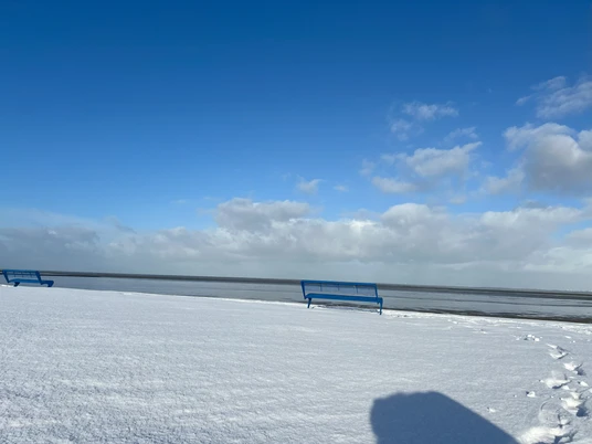 IMG_2192.jpg Schnee am Deich in Butjadingen