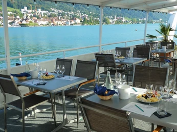 Schifffahrt mit Weinseminar und Käse