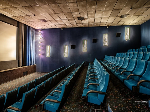 Blick in einen Kinosaal des Kinocenters UT99