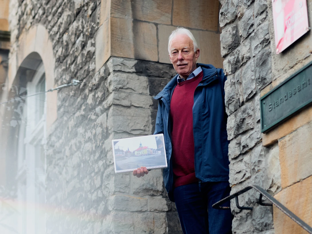 Stadtführer Bernd Meyer bei seiner Führung Melle verändert sich