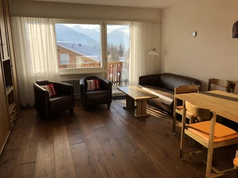 Wohnzimmer mit Balkon/tolle Aussicht auf die Berge