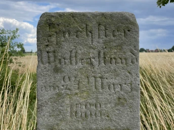 Hochwasserstein Hochwasserstein zur Überschwemmung 1888Flood stone for the 1888 floodPierre des inondations pour l'inondation de 1888Overstromingssteen voor de overstroming van 1888Oversvømmelsessten for oversvømmelsen i 1888