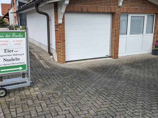 Außenansicht Selbstbedienungslädchen Eierlei