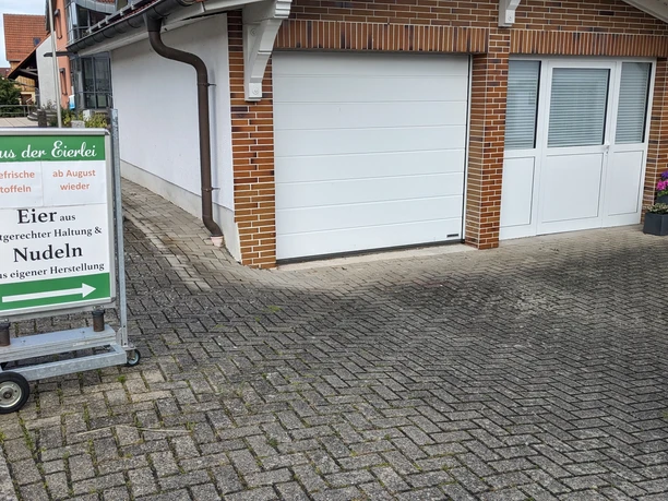 Außenansicht Selbstbedienungslädchen Eierlei