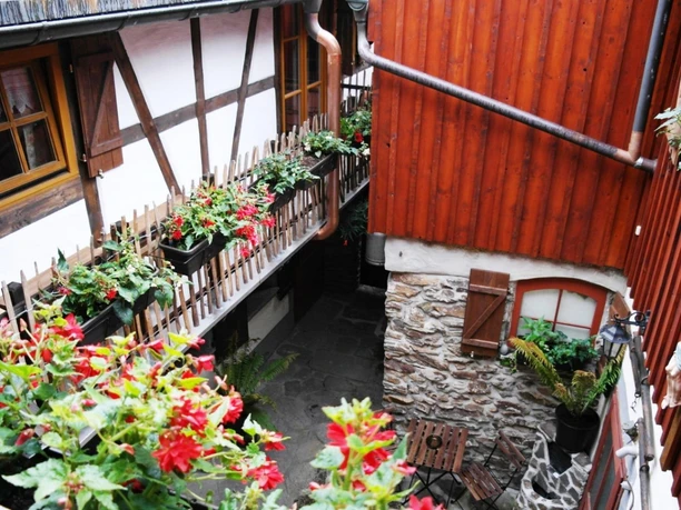 Hausansicht mit Innenhof