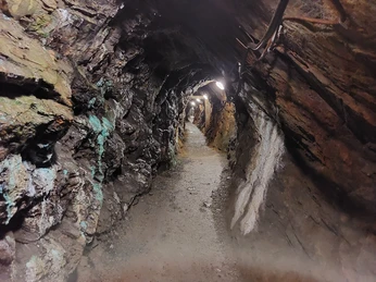 Was gibt es unter Tage für junge Abenteurer zu entdecken? Familienführung am Weltkulturerbe Rammelsberg in GoslarFamily tour of the Rammelsberg World Heritage Site in GoslarRondleiding met het gezin door het werelderfgoed Rammelsberg in GoslarFamilietur til verdensarvsområdet Rammelsberg i Goslar