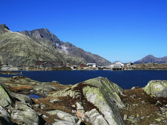 Grimselsee mit Grimsel Hospiz