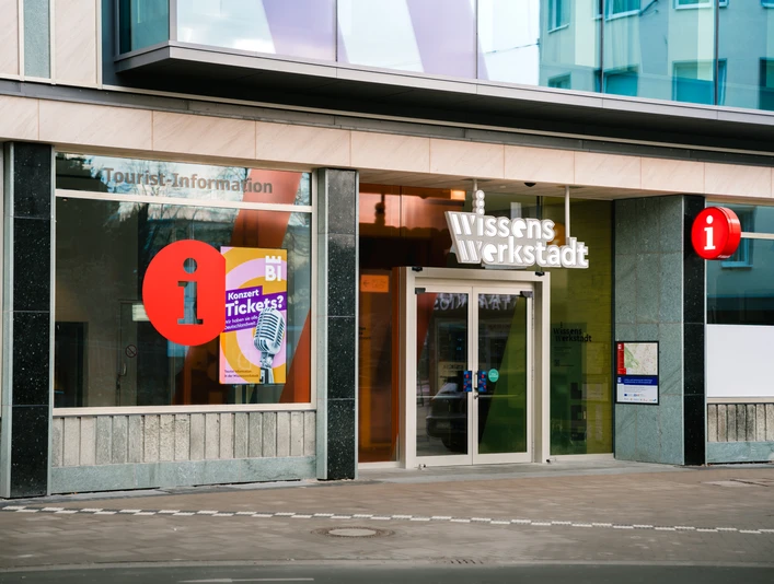 Tourist-Information Eingang_Tim Fröhlich