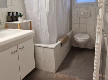 Salle de bains de l'appartement de vacances à Ennetbürgen