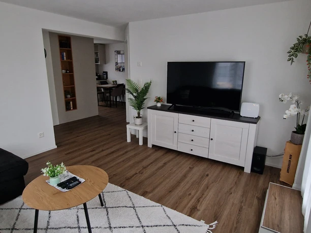 Living room in the Ennetbürgen holiday flat with large terrace