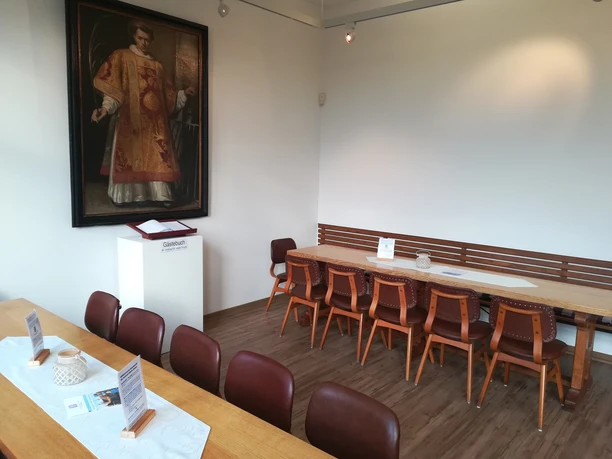 Das Spendencafé im ehemaligen Refektorium Das Spendencafé im ehemaligen Refektorium