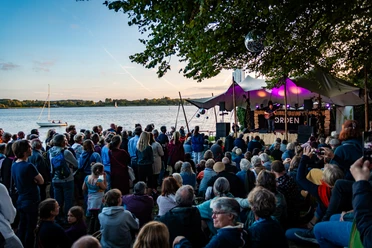 norden-festival-2025-gitarre-saenger-maike-keller.jpg