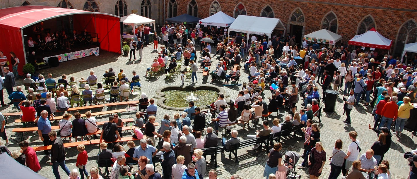 Fest der Kulturen.JPG Fest der Kulturen.JPG