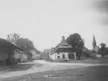 GH_10_altes Vorwerk mit alter Kirche.jpg Historische Ansicht vom Gutshof Lütmarsen