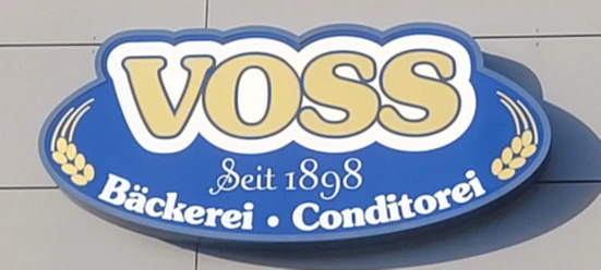 © Gemeinde Salzbergen Ovales Logo der Bäckerei Voss mit goldener Schrift, Ährenmotiv und Aufschrift seit 1898.