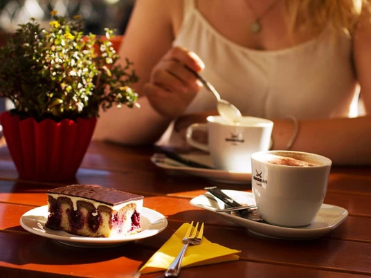 2024 JoWiese_Café_© Event Werft GmbH_WEB.jpeg