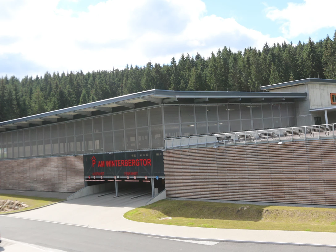 schierke-parkhaus-einfahrt schierke-parkhaus-einfahrt