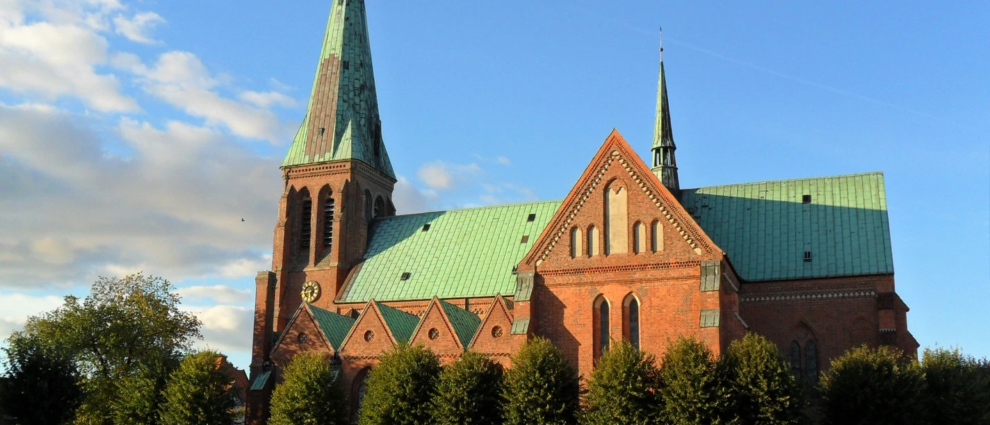 Meldorfer Dom im Sommer